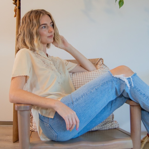 1950s Vintage Hand Embroidered Short Sleeve Blouse - Picture 9 of 13